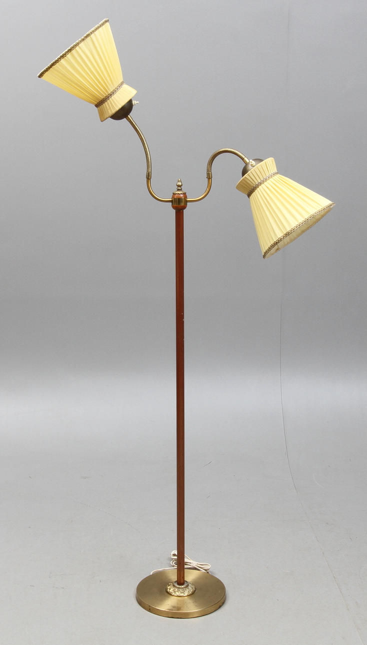 GOLVLAMPA, 1900-tal.