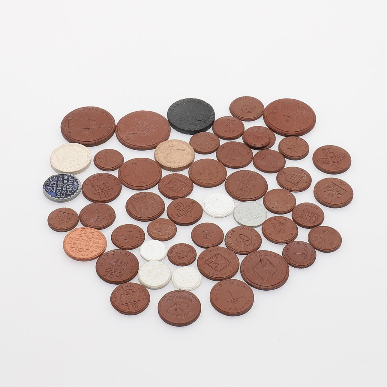 NÖDMYNT/PORSLINSMYNT, EN SAMLING, 50 ST.