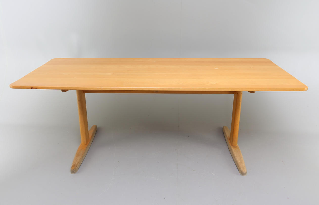 BÖRGE MOGENSEN. Spisebord, "Shaker".