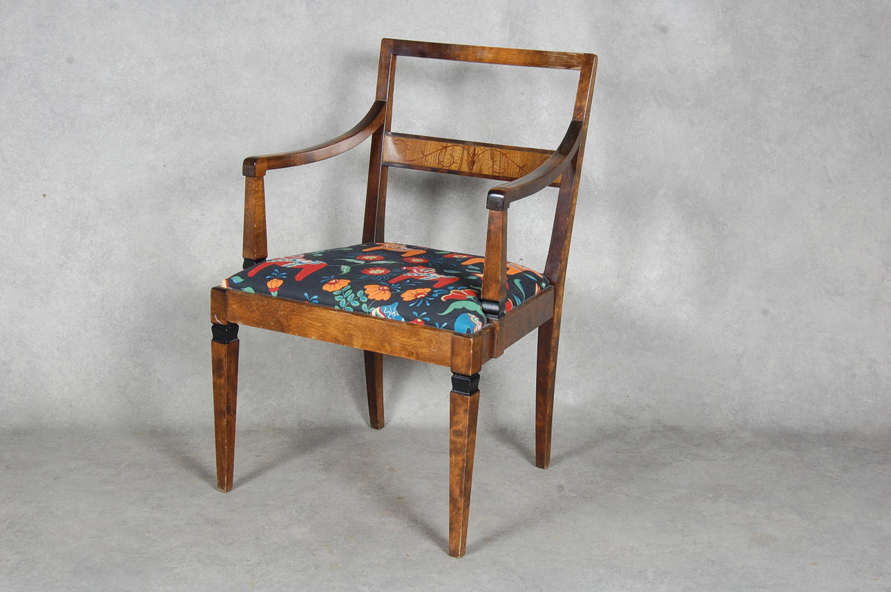 KARMSTOL, 1900-talets första hälft.