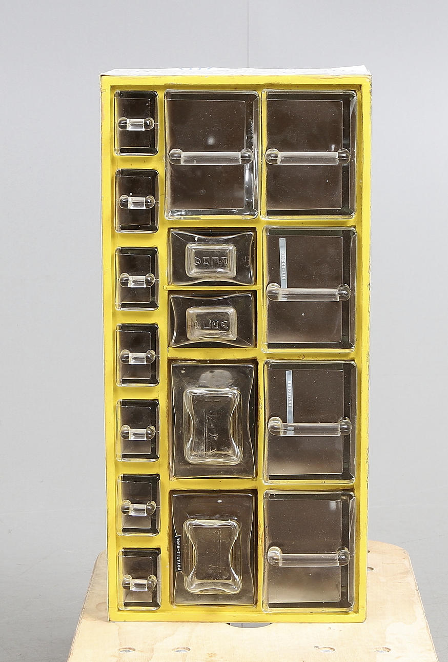 SPECERISKÅP, 1900-talets mitt.