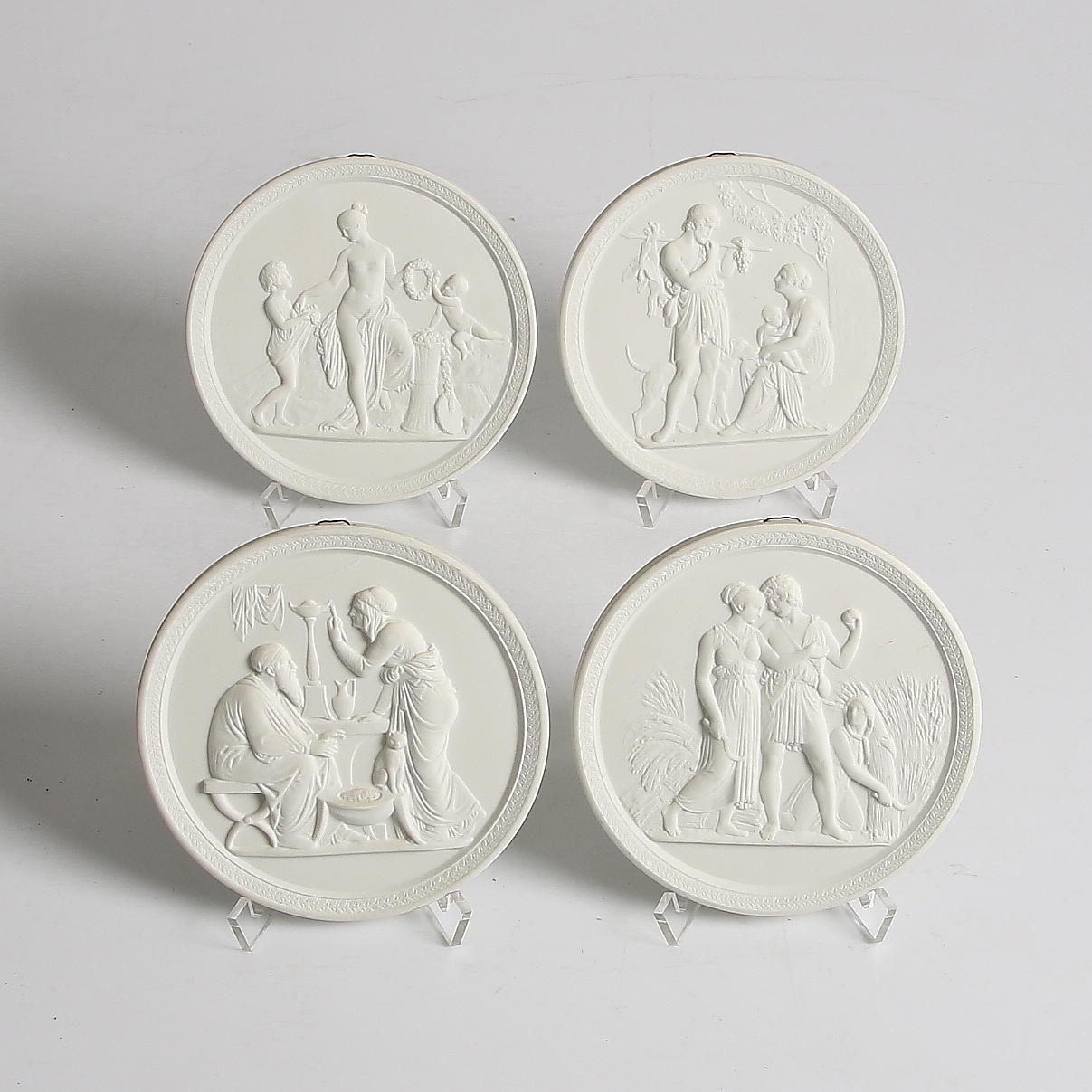 VÄGGPLAKETTER, 4 st, biskviporslin, Royal Copenhagen.
