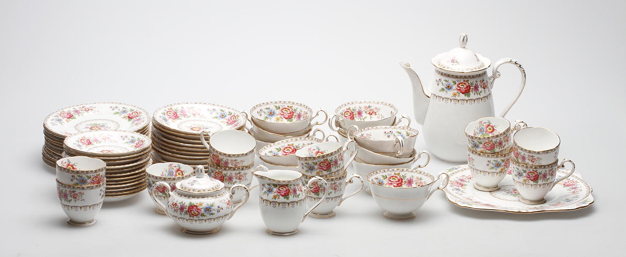 SERVIS, 39 delar, benporslin, Royal Crafton, England.