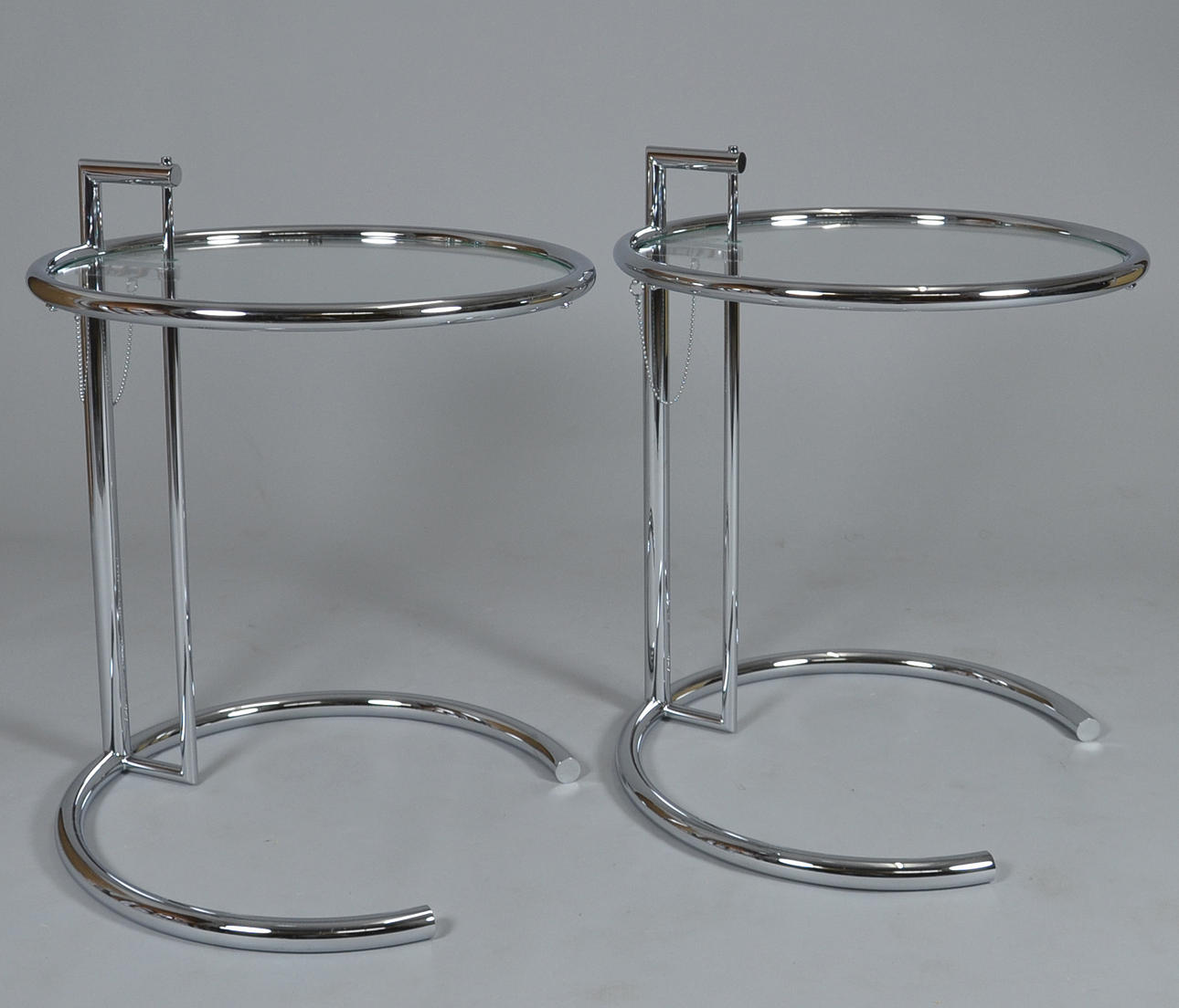 EILEEN GRAY. 2x JUSTERBARA BORD CLASSICON.