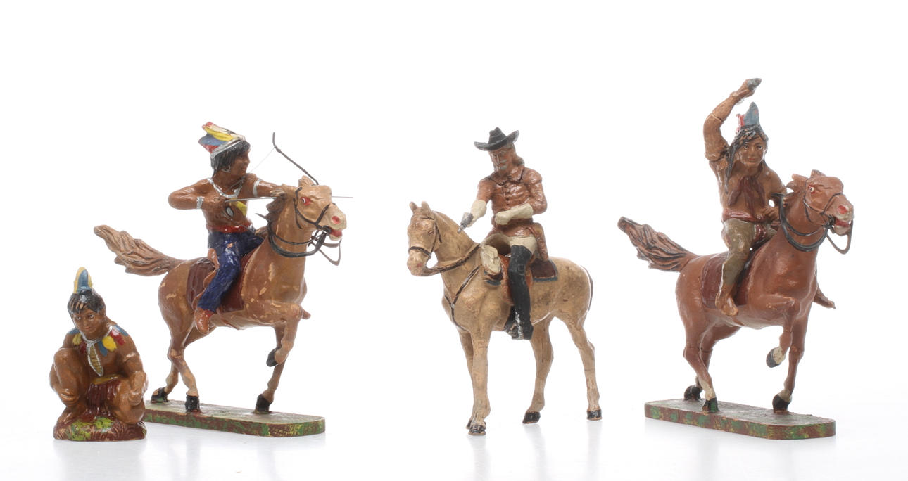 ELASTOLIN PFEIFFER BUFFALO BILL och 3 INDIANER.