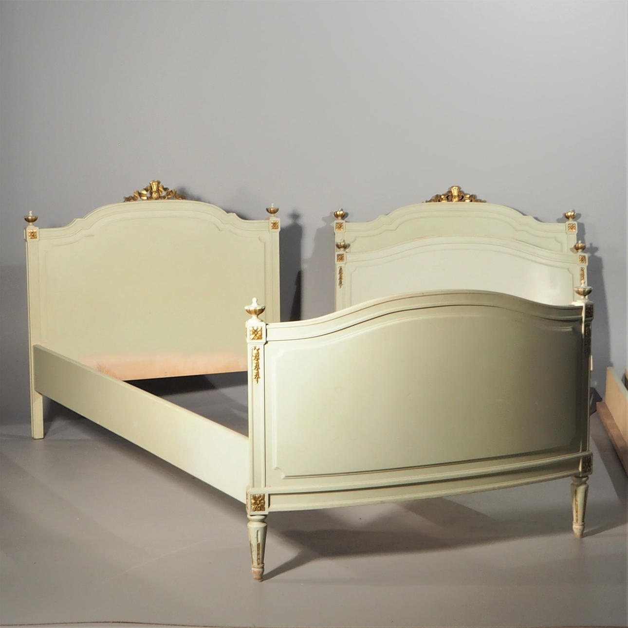 BEDFRAMES, a pair, Gustavian style, 1900s, Bodafors Möbelfabrik.