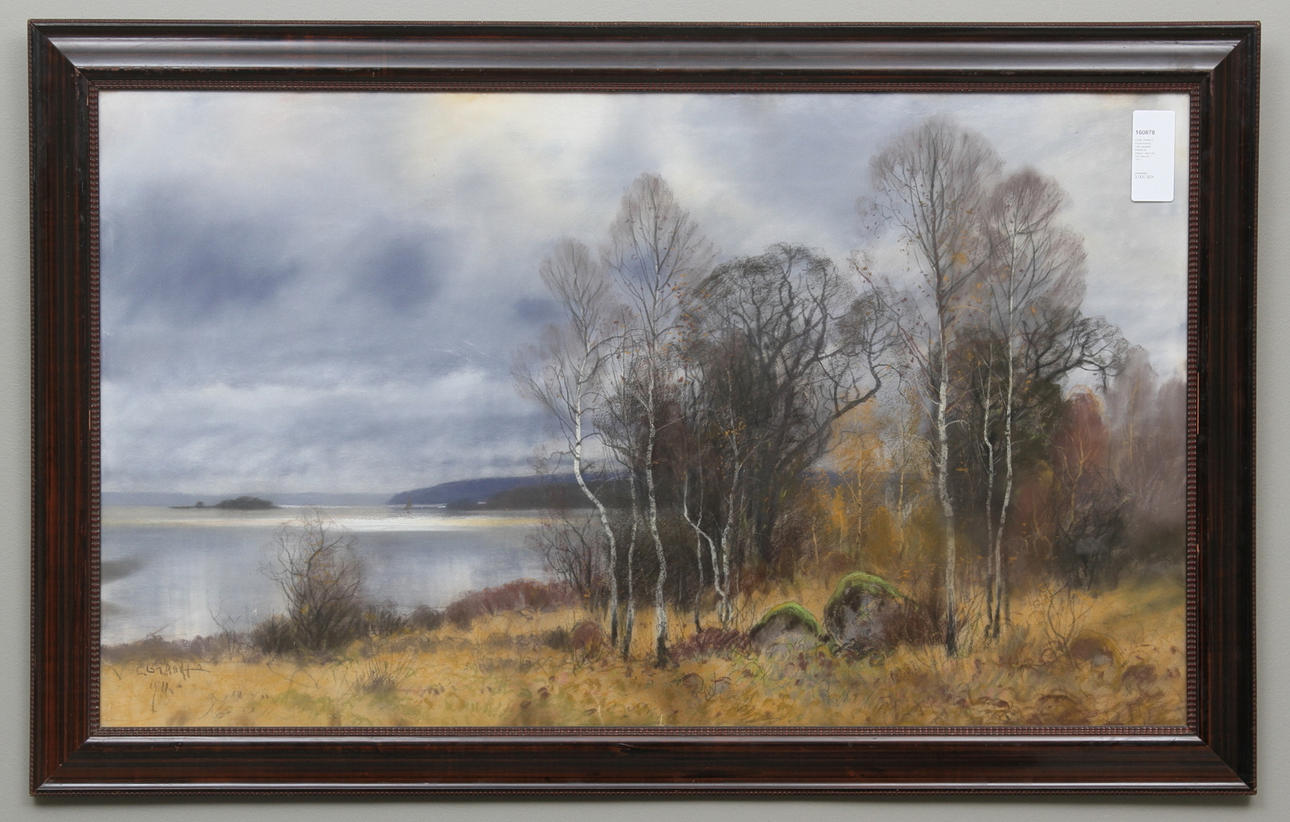 CARL BRANDT. Insjölandskap med segelbåt. Pastell på papper, signerad och daterad 1911.