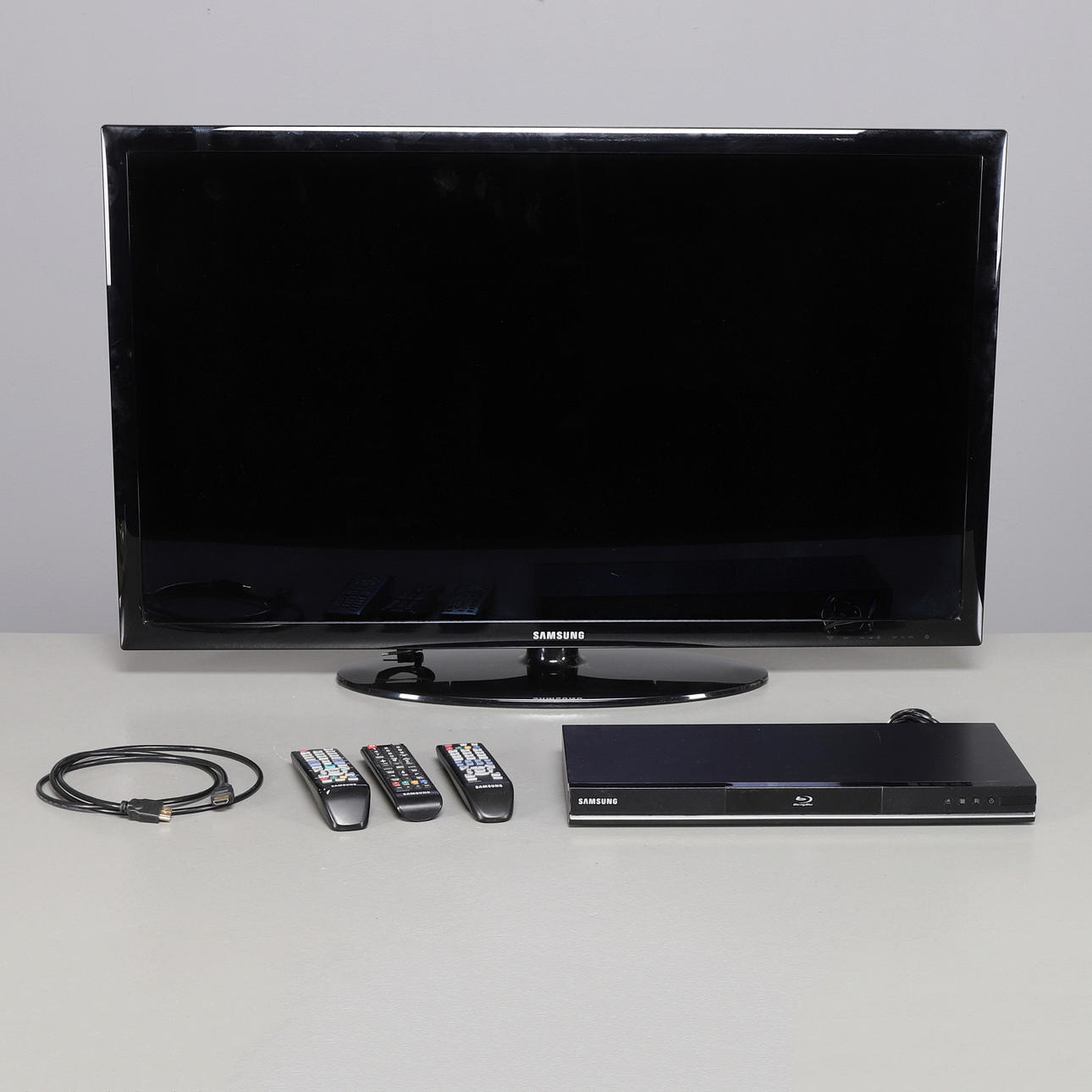 LCD-TV samt BLURAY-SPELARE, Samsung 40".