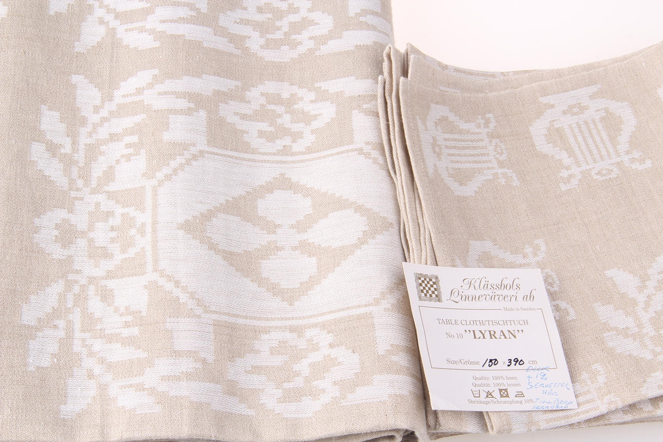 DUK, samt servetter, 13 delar, "Lyran", Klässbols Linneväveri AB.