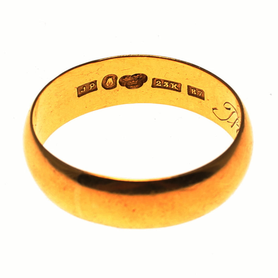 RING, 23 K guld.