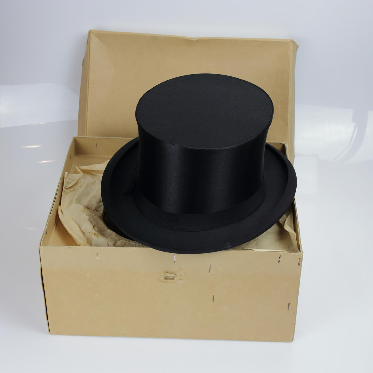 TOP HAT, diplomaatti.