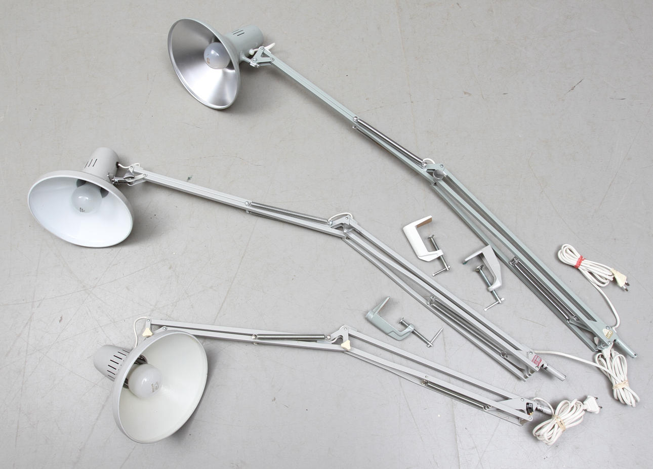 SKRIVBORDSLAMPOR, 3 st, Luxo samt Ledu, 1900-talets tredje kvartal.