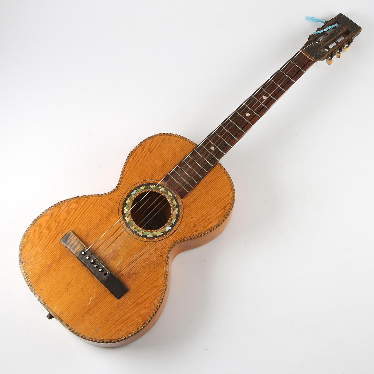 AKUSTISK GITARR, pärlemor, J.P. Sjöberg, Sundsvall.