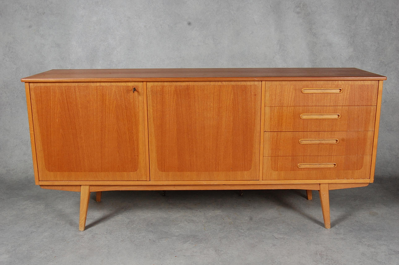 SIDEBOARD, 1960-tal.