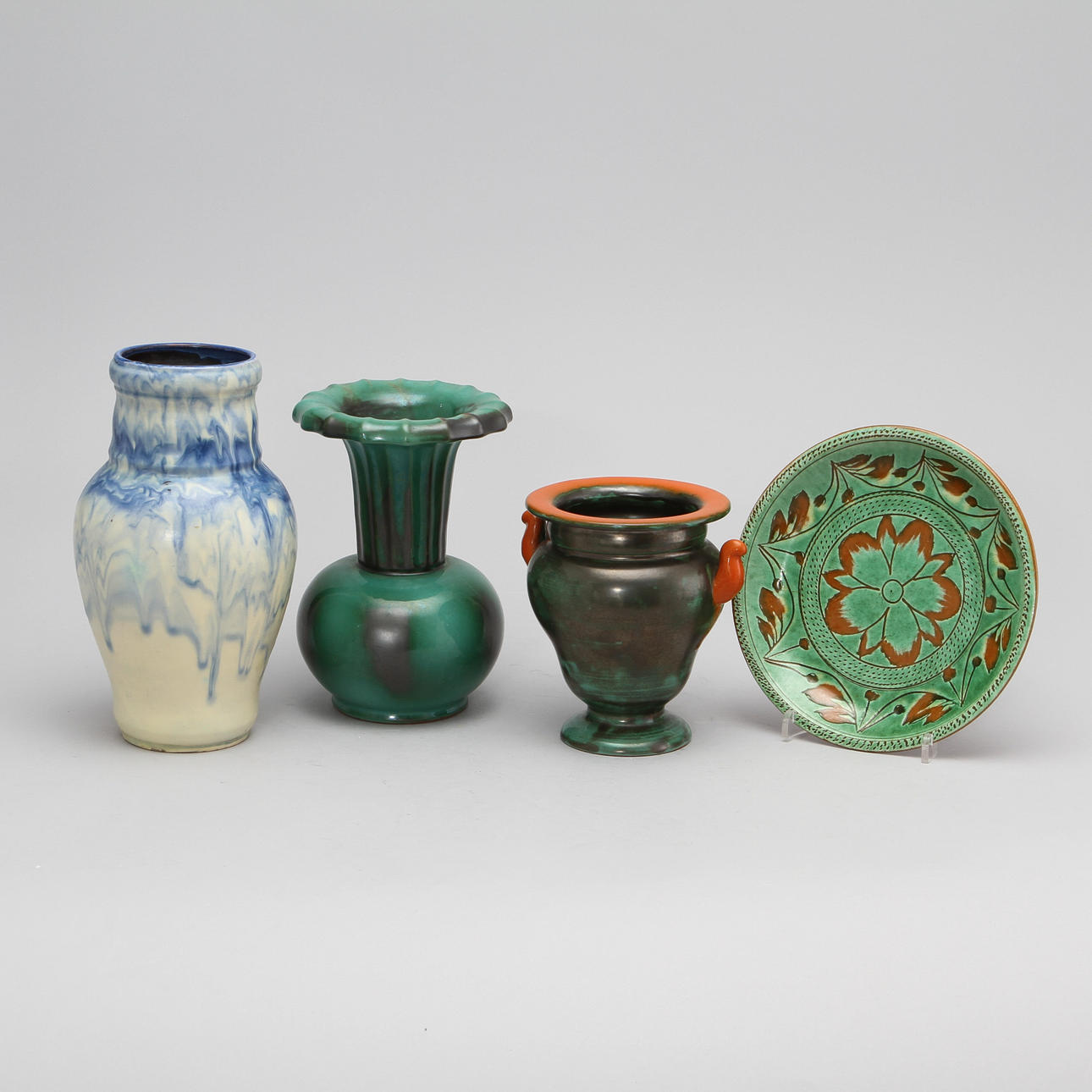 VASER, 3 st Uppsala ekeby, Gabriel samt FAT, 10 st, keramik.