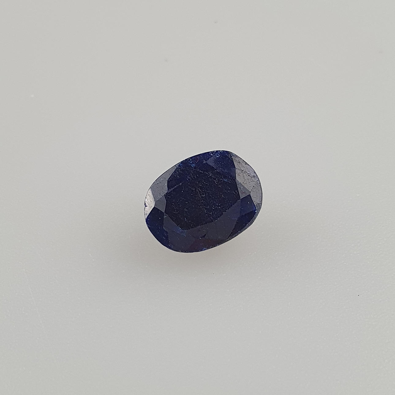 --4.50ct Certified Blue Sapphire Gemstone.