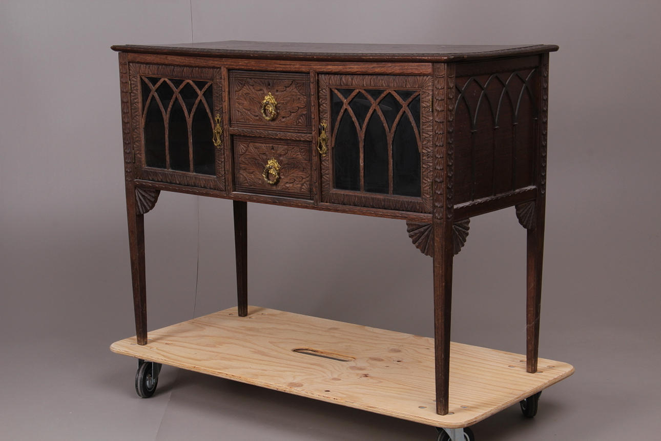 SIDEBOARD, Chippendale-stil.