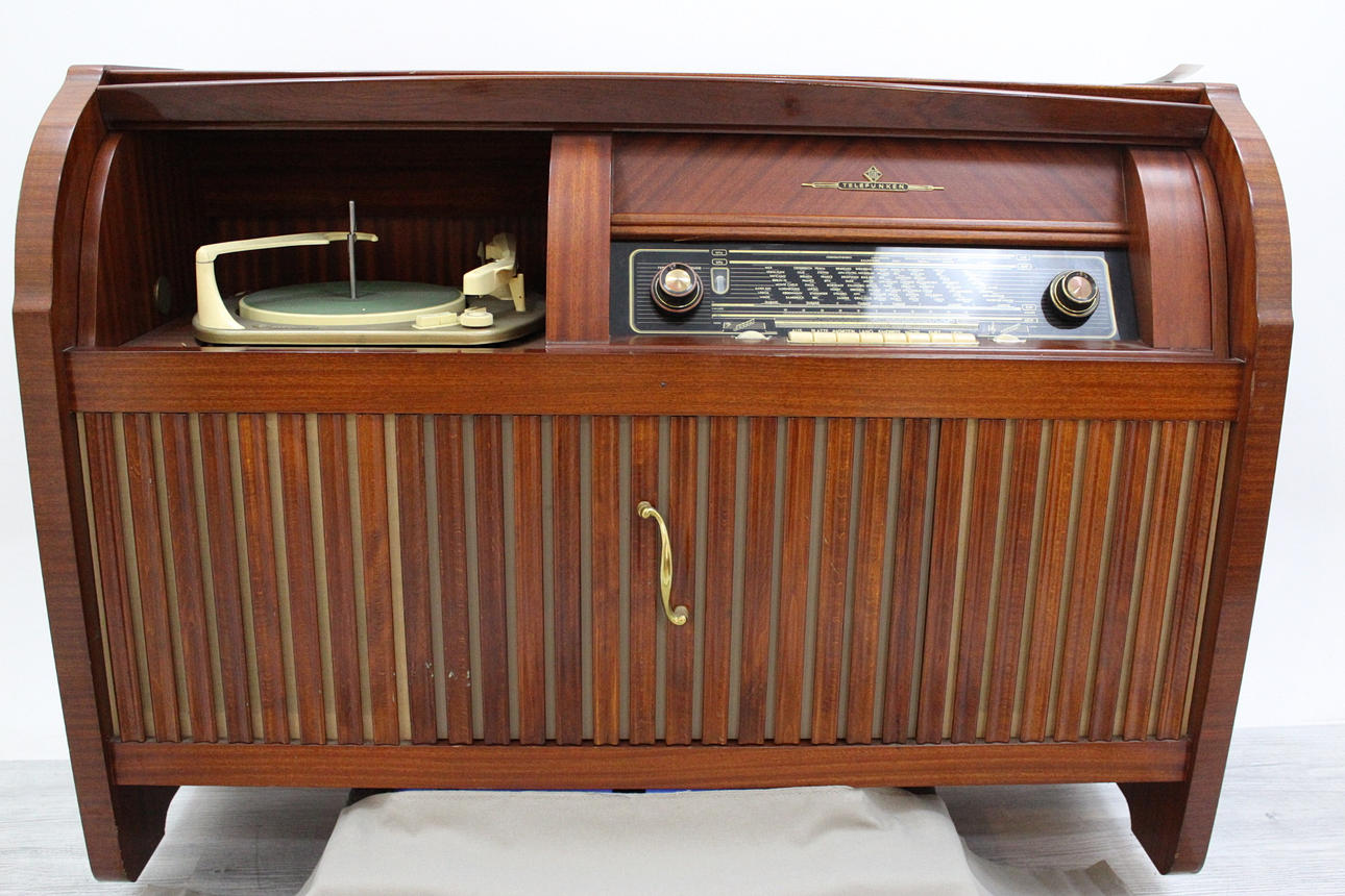 RADIOGRAMMOFONMÖBEL.
