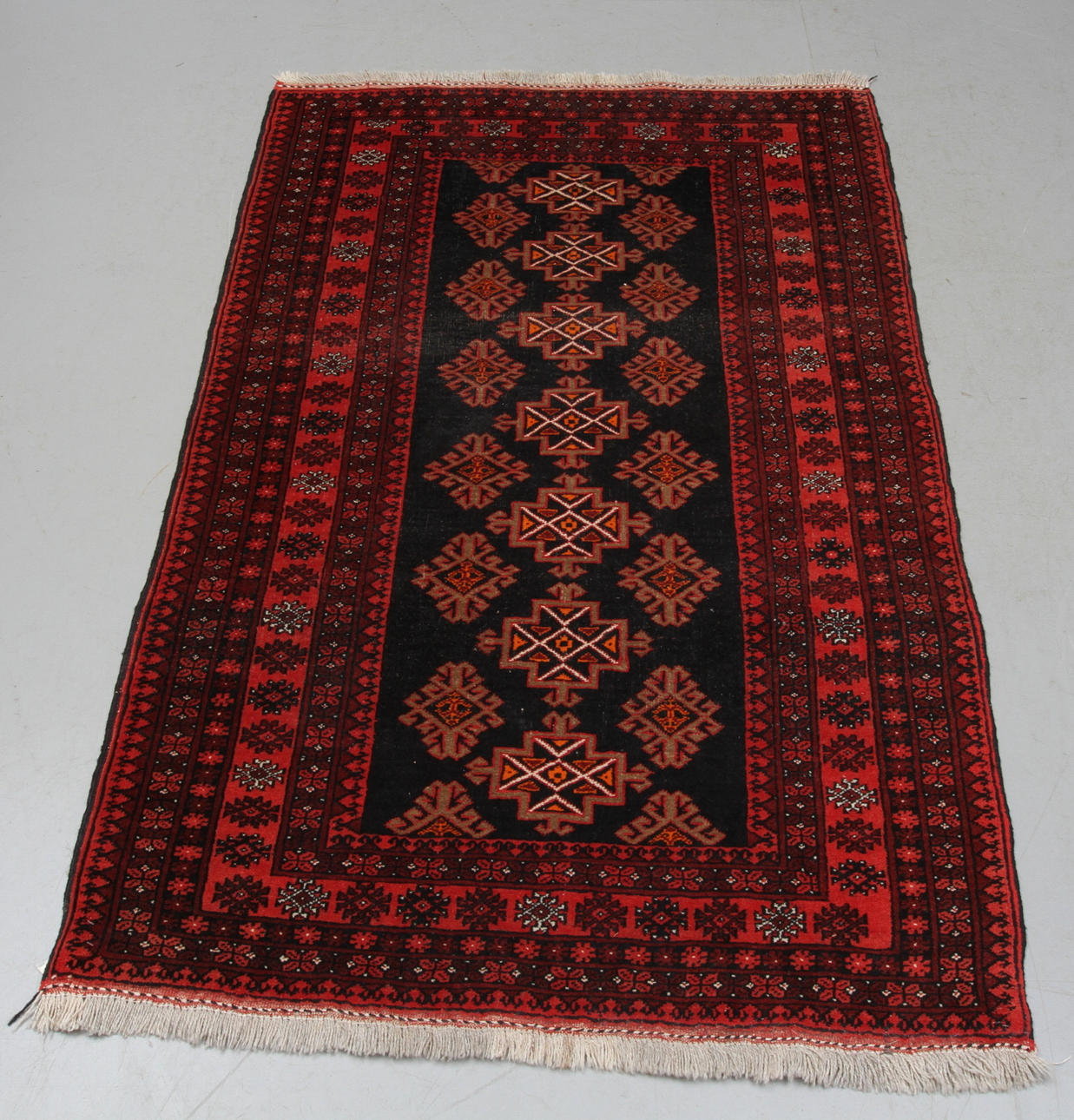 MATTA, orientalisk, ca 170 x 111 cm.