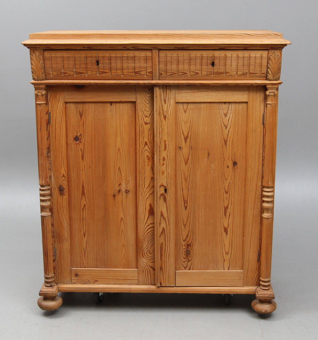 SKÄNK, furu, 1800/1900-tal.