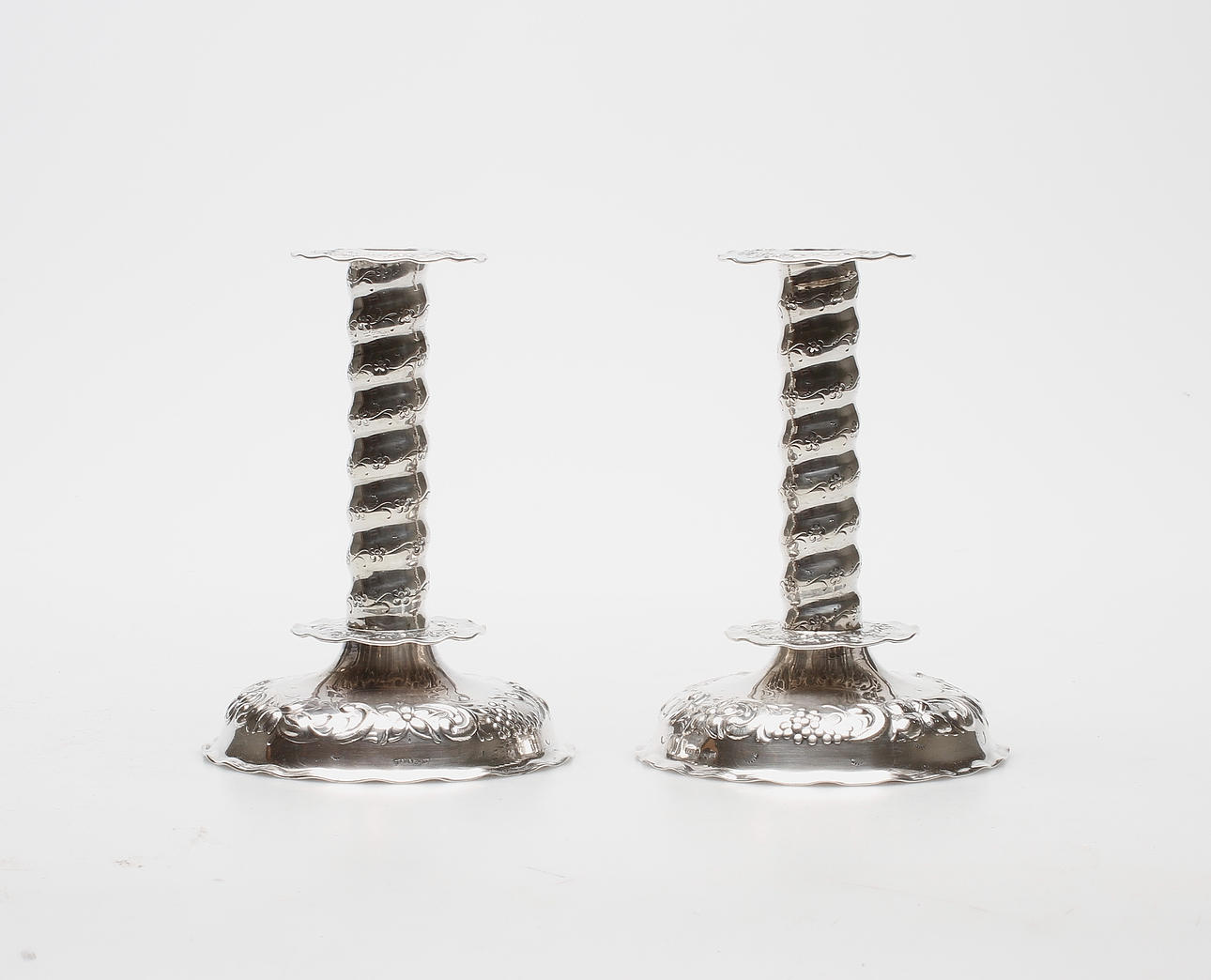 LJUSSTAKAR, ett par, silver, barockstil, TESI, Göteborg 1947, vikt utan fyllning ca 497 gram.