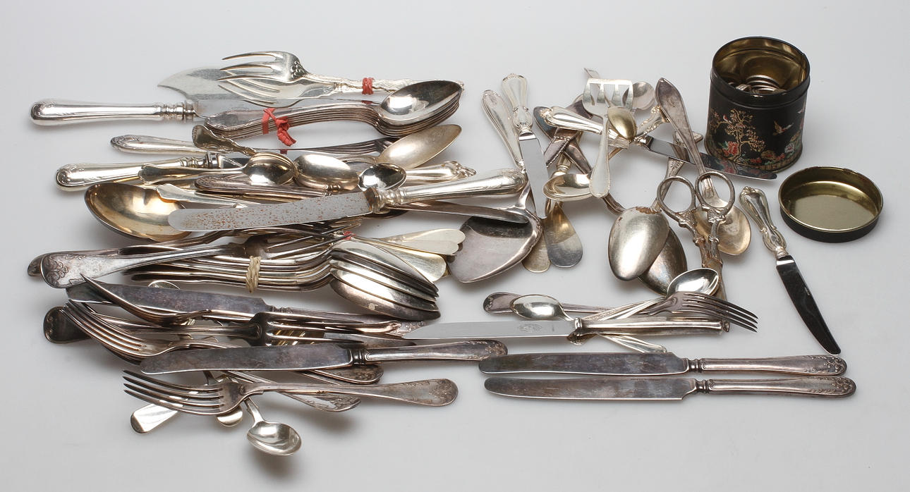 BESTICK, nysilver och silver samt MYNT, Sverige.