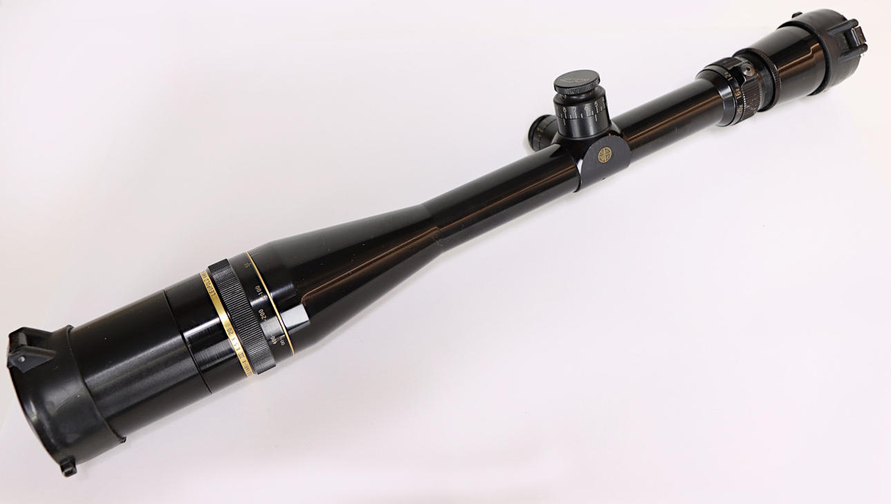 696. BINOCULARS SCOPE, LEUPOLD VARI-X III 6.5-20X40. Photo