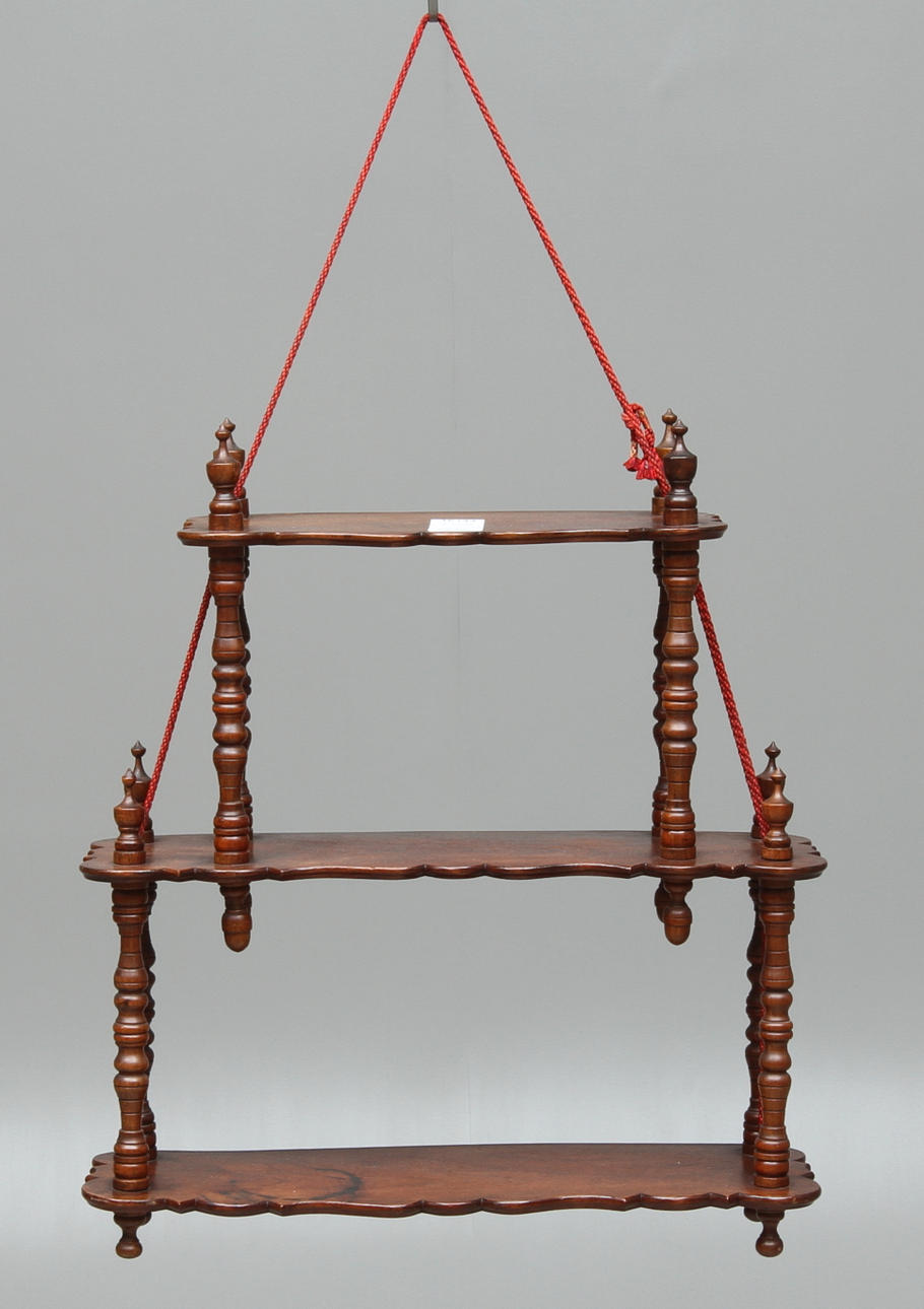 TAVLETT, mahogny, 1800-tal.