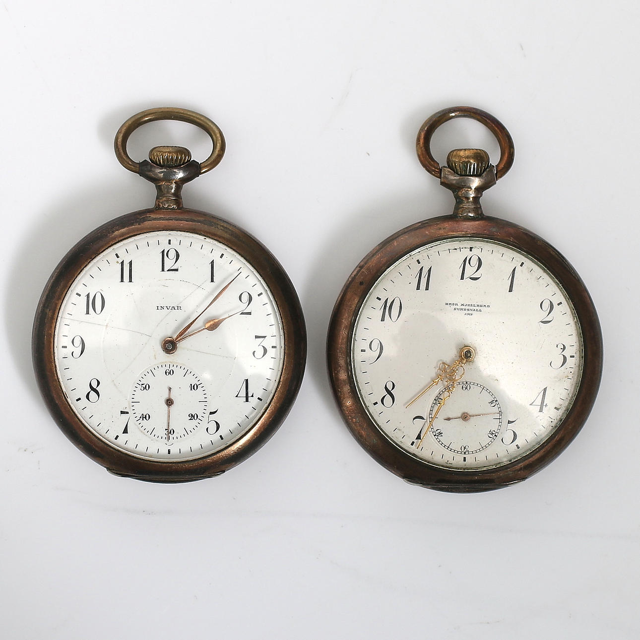 FICKUR, 2 st, bl.a. Omega, silver, märkt "Bror Kjellberg, Sundsvall, JMP". 1900-talets början.