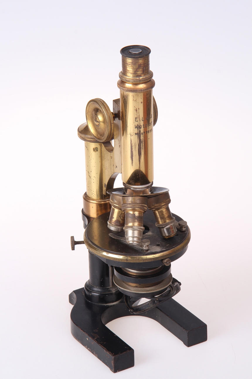 MIKROSKÅP, med tillbehör, Ernst Leitz, Wetzlar.