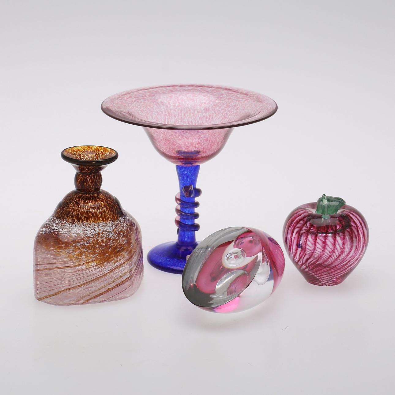 GLASFÖREMÅL, 4 st, svenska glasbruk.