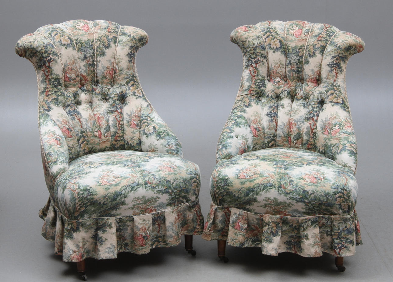 EMMAFÅTÖLJER, ett par, 1800/1900-tal.