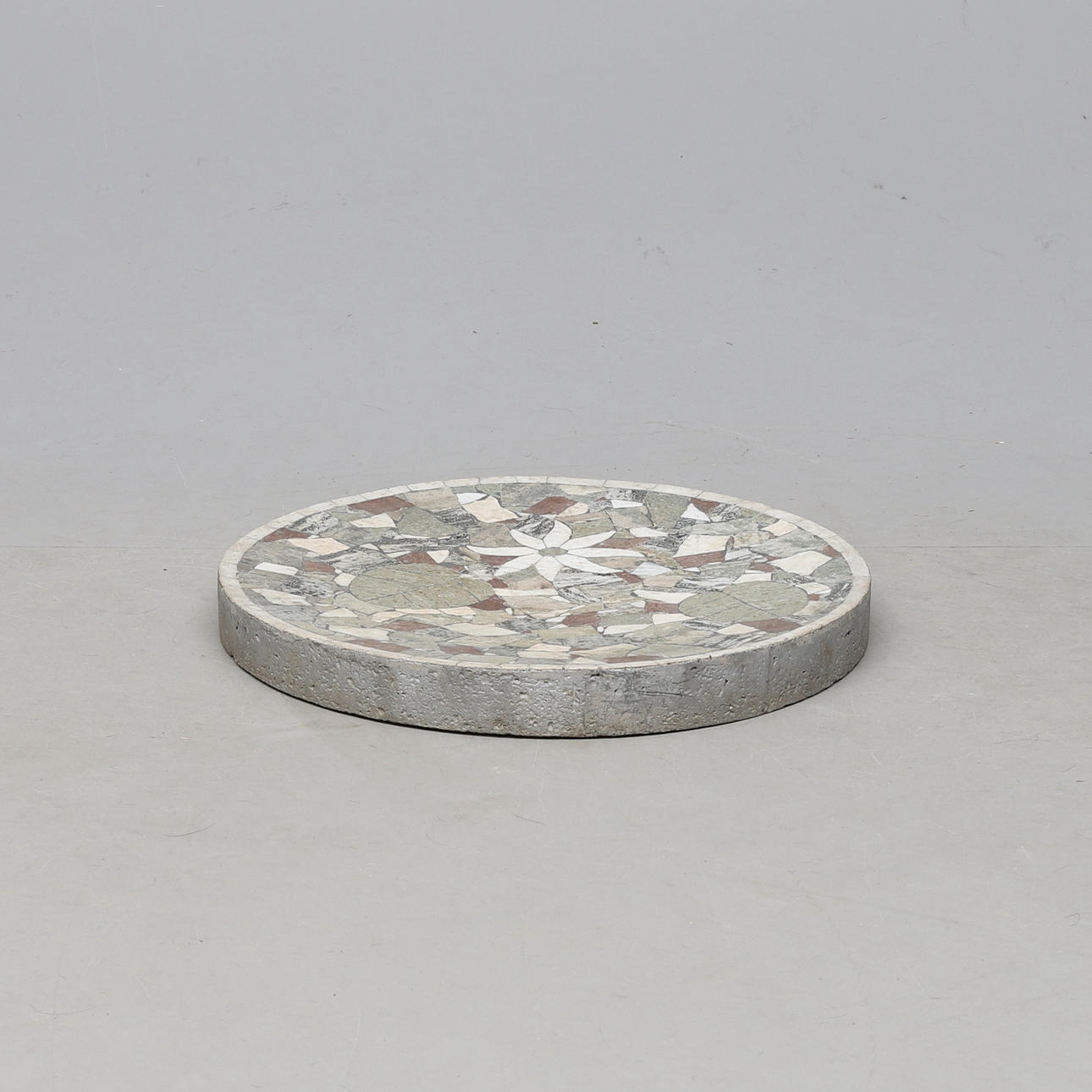 FÅGELBAD, sten, 1900-talets mitt.