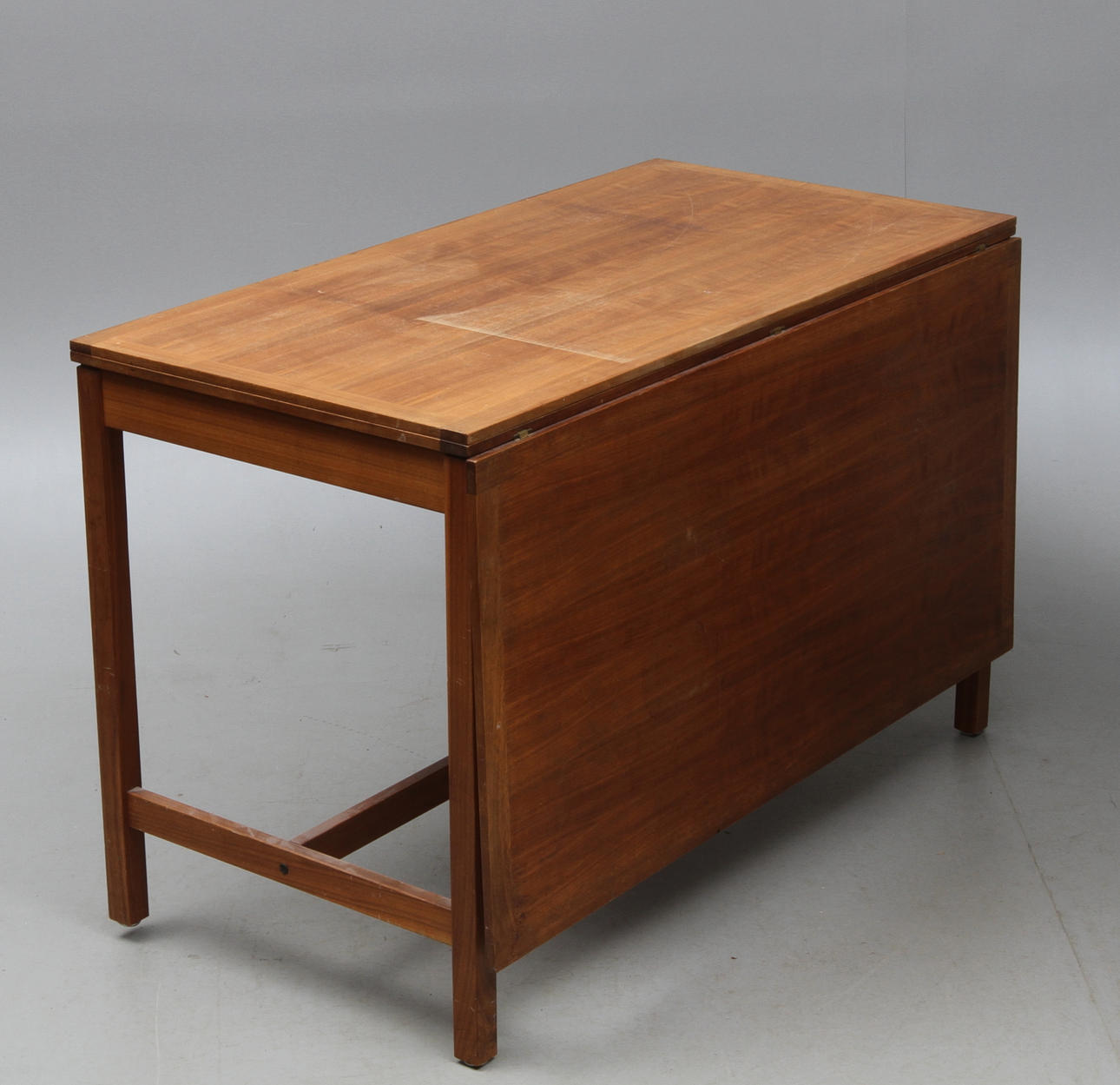 MATBORD, med dubbla slag, 1900-talets andra hälft.