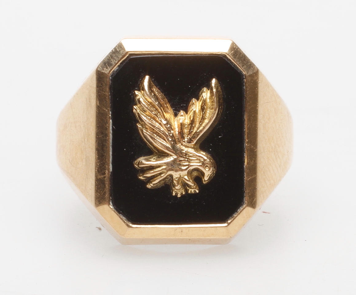 KLACKRING, 18k guld, vikt ca 5,7 gr.