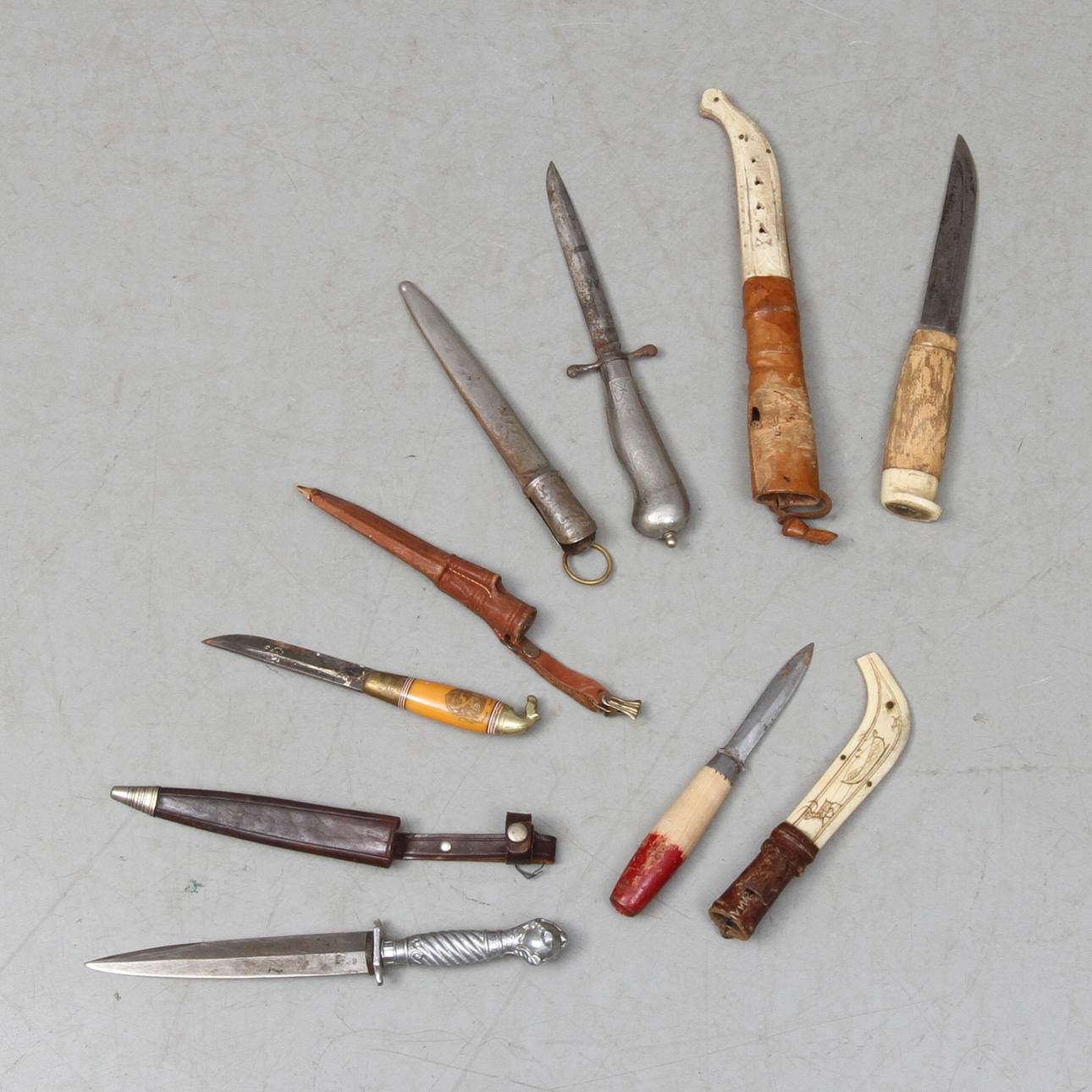 KNIVAR, 5 st., bland annat Pontus Holmberg, Eskilstuna, 1900-tal.