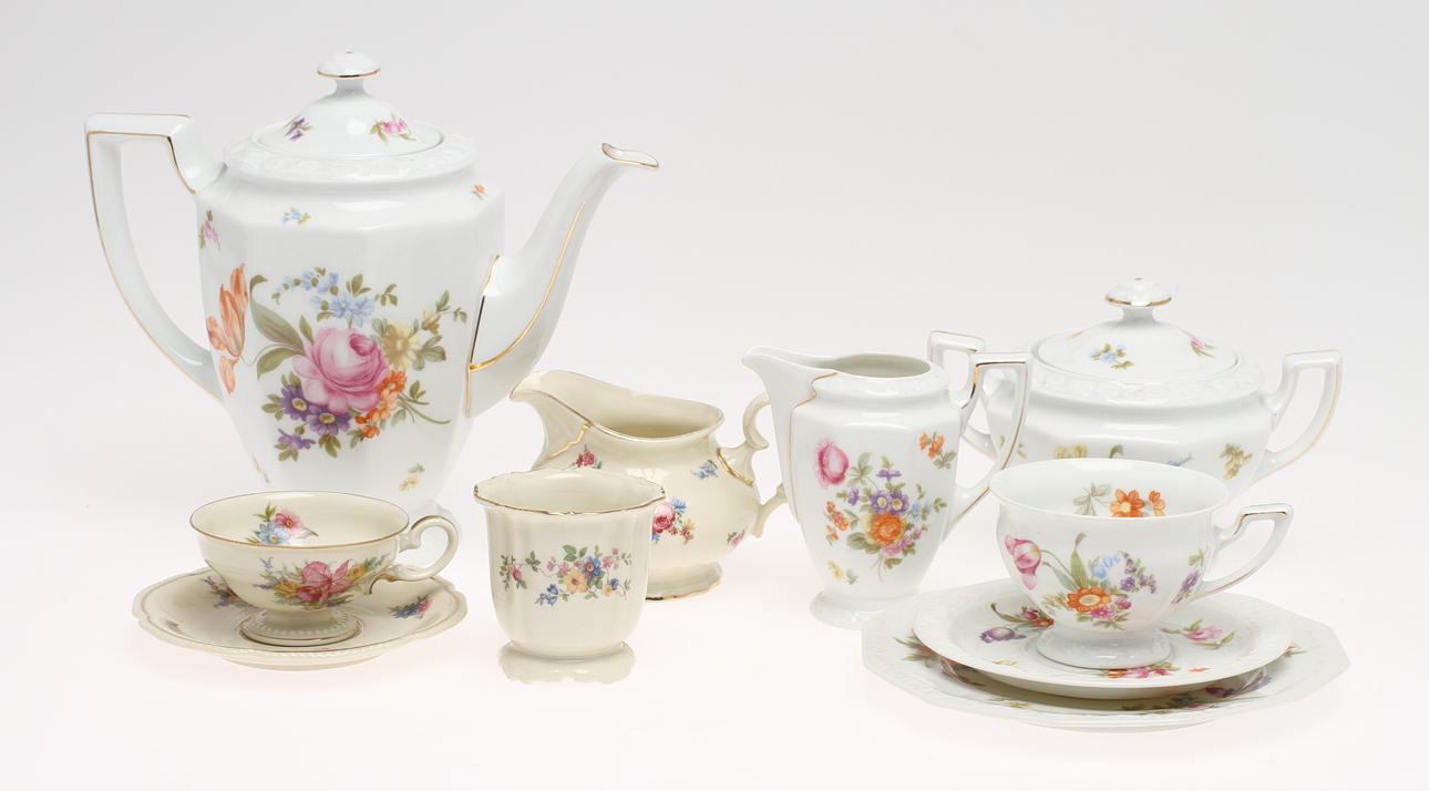 KAFFESERVISDELAR, 21 delar "Maria" och 10 delar "Chippendale", Rosenthal.