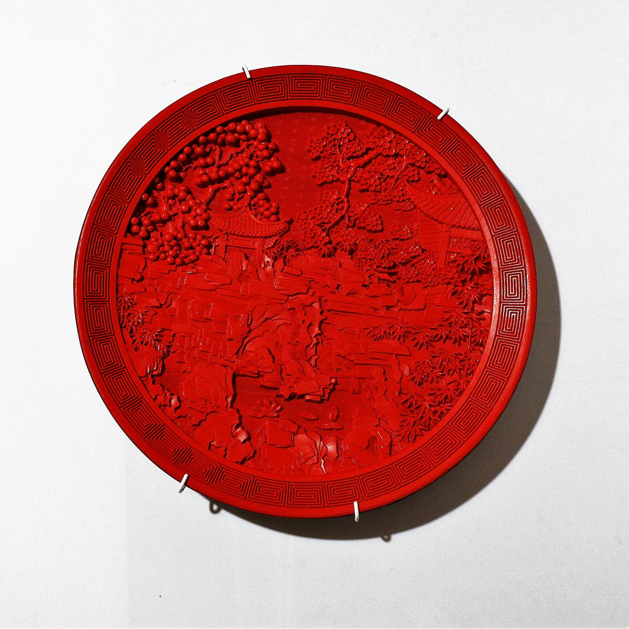 RØD LACKPLADE, Kina, 20. århundrede.