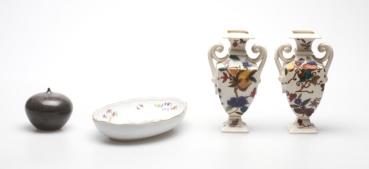 KERAMIKFÖREMÅL, 4 delar, Yngve Blixt, Meissen och Rörstrand.