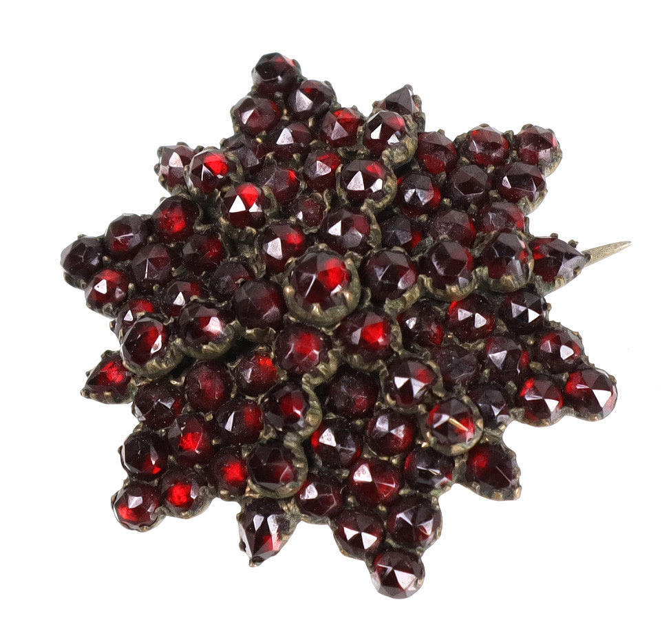 ANTIKE GRANAT BROSCHE BÖHMEN UM 1900.