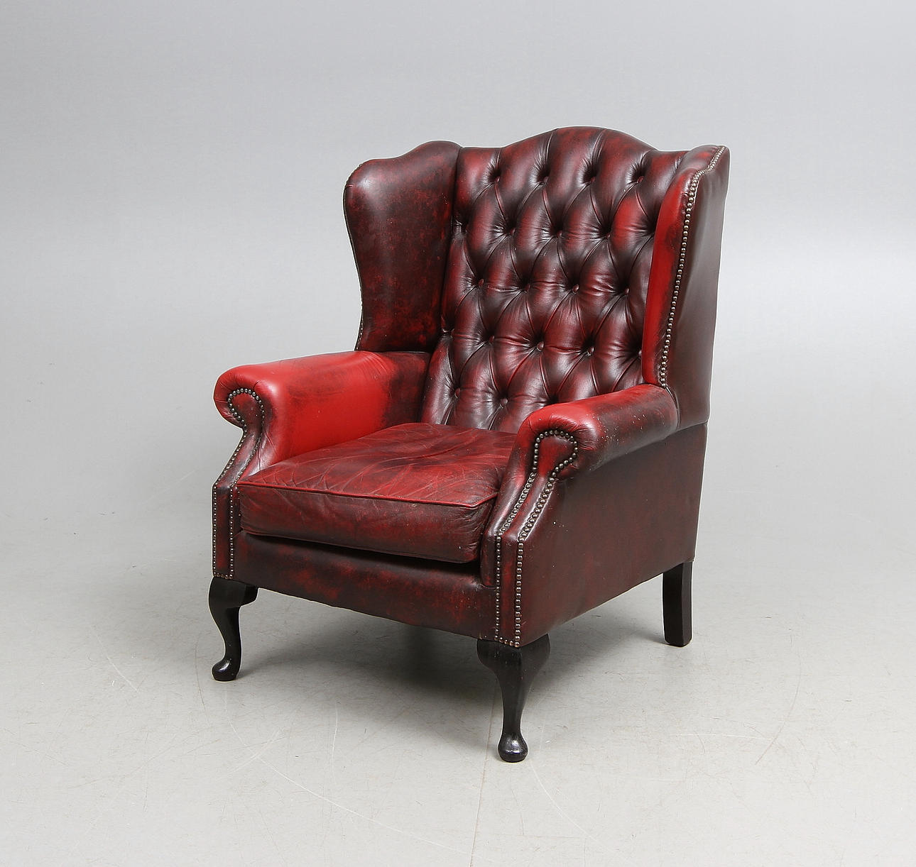 ÖRONLAPPSFÅTÖLJ, Engelsk stil, 1900 talets.