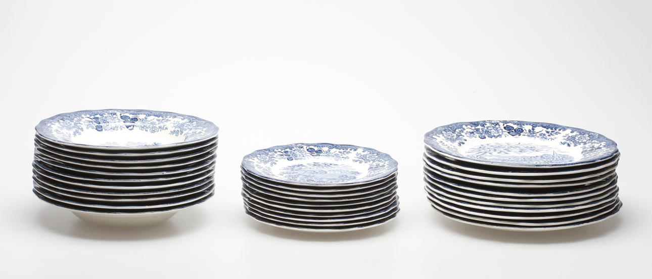 SERVISDELAR, Avon Scenes, Palissy, England.