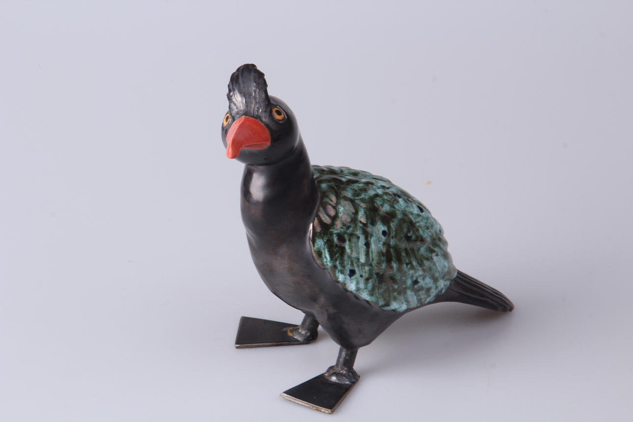 FIGURIN, Fågel, keramik på metallstomme, Ritva Karlsson.