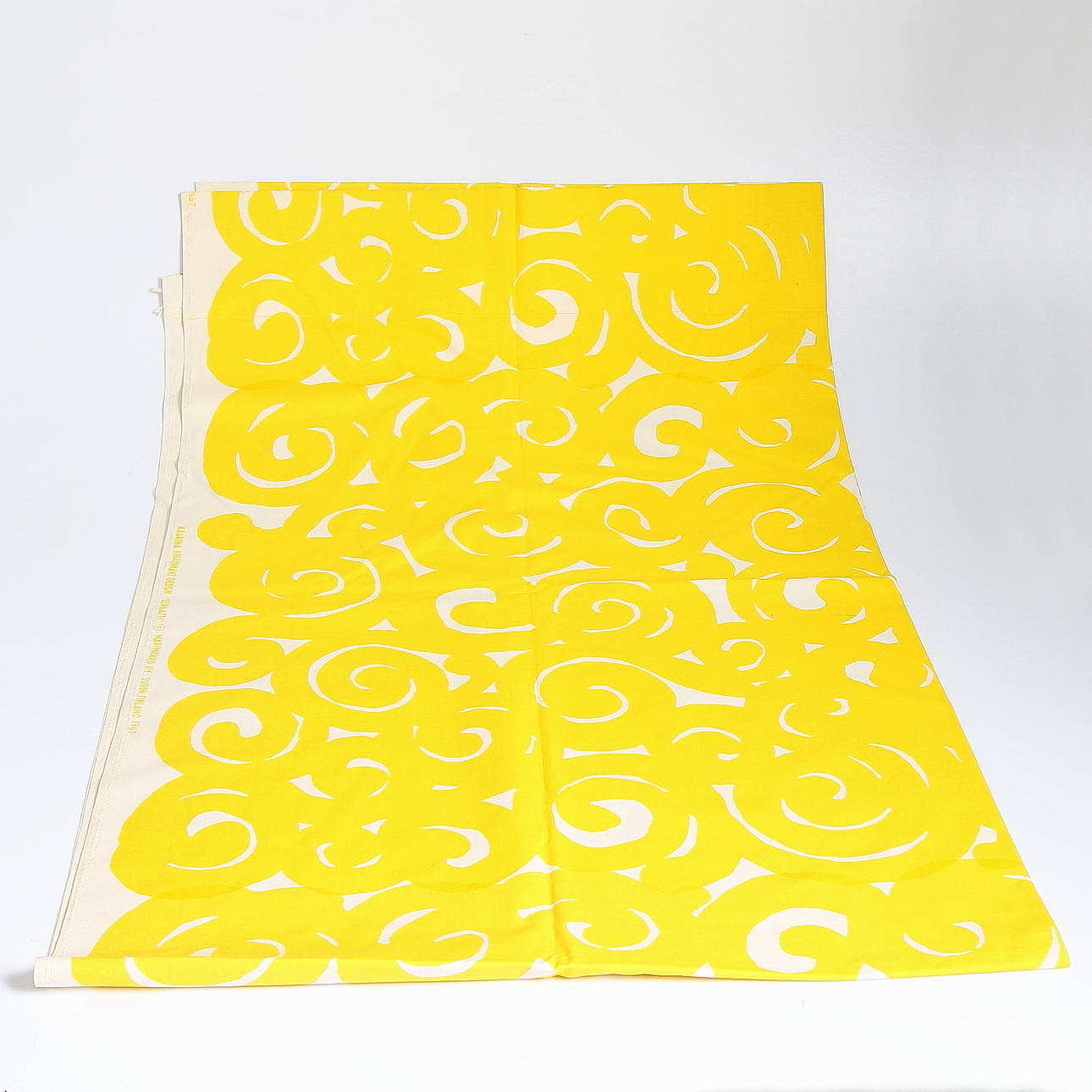 GARDINER, 2 st, Kaarina Kellomäki Design, "Sonaatti", Marimekko. 1967.