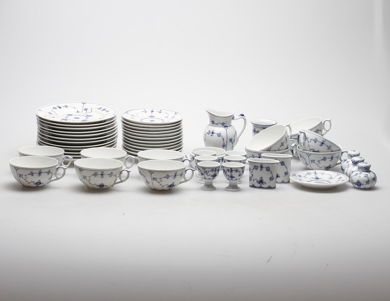 SERVISDELAR, 38 delar, porslin, Royal Copenhagen, Danmark.