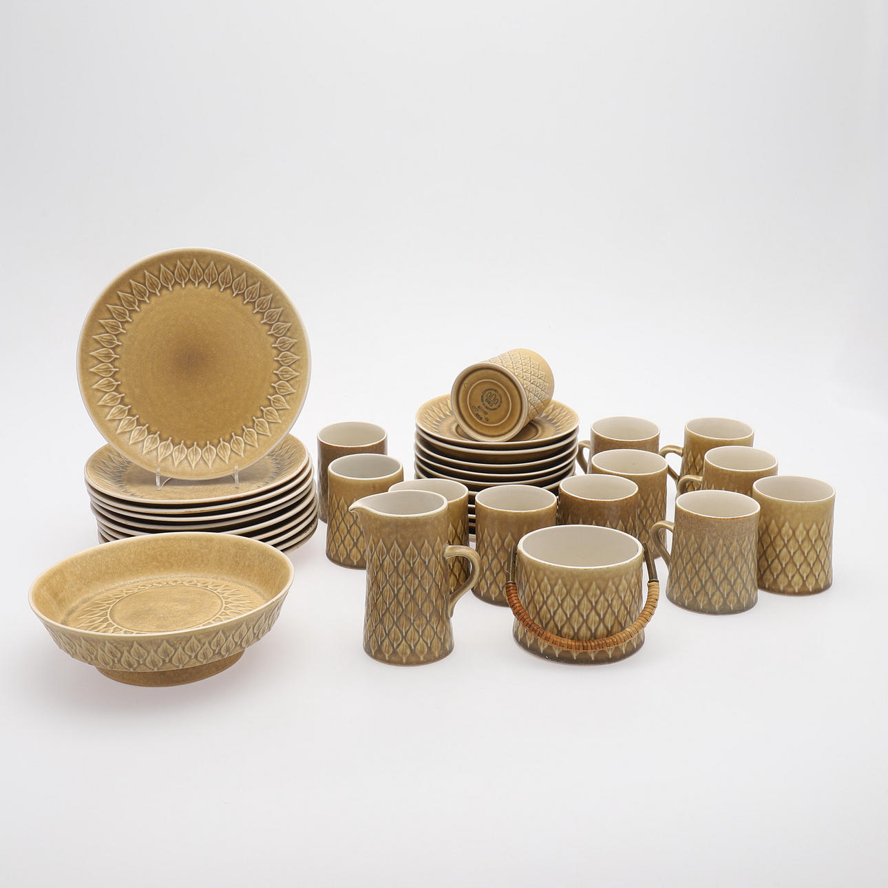 JENS  QUISTGAARD. Kaffestel, 23 dele, "Relief", Kronjyden, stentøj.