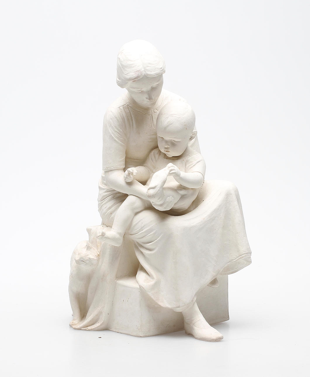 INGEBORG PLOCKROSS IRMINGER. SKULPTUR, keramik, mor med barn, 1900-tal.