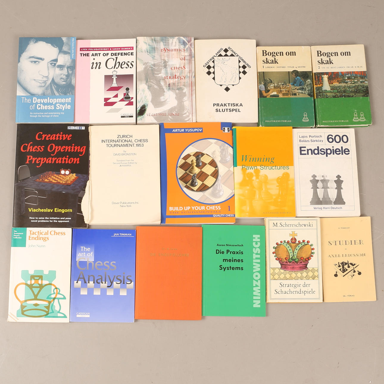 BÜCHER, 17 Stück, über Schach.