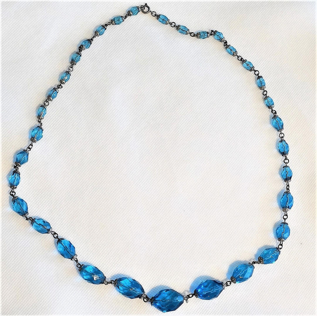 BOHEMIAN GLASS CHAIN with metal mount, around 1930.