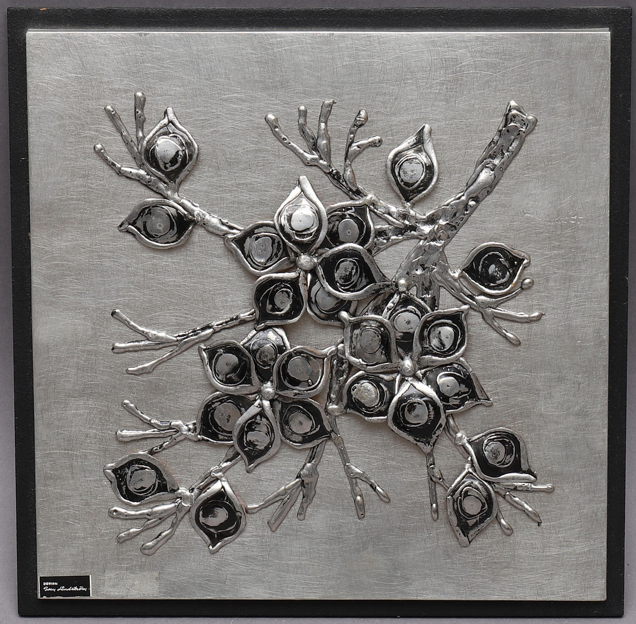 SVEN LINDSTRÖM. tenntavla, gren, etikett.